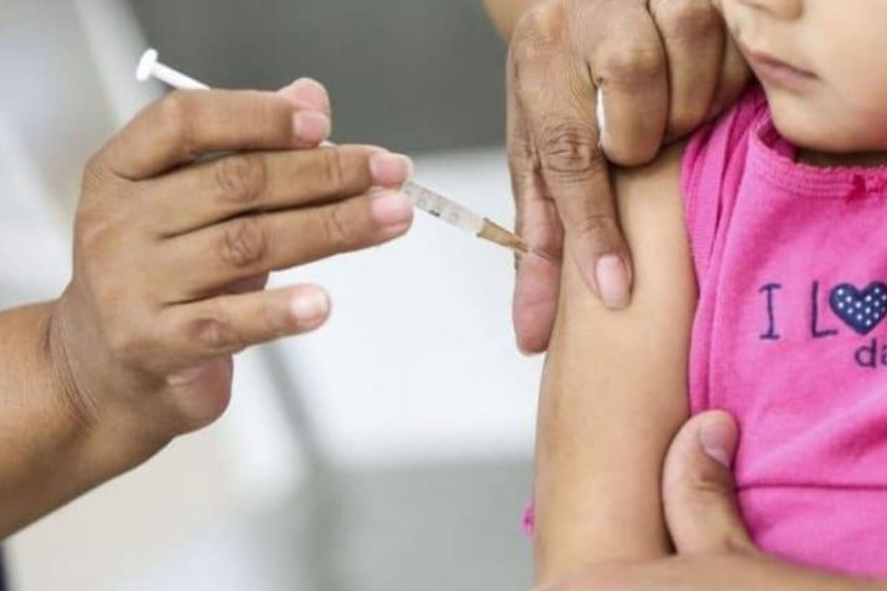 BH tem 71 atendimentos de doenças respiratórias por hora em meio à baixa vacinação