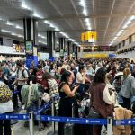 Após 5h da reabertura, aeroportos registram longas filas em São Paulo