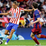 Barcelona vence, mas Atlético de Madrid segura vantagem e avança à semi da Champions