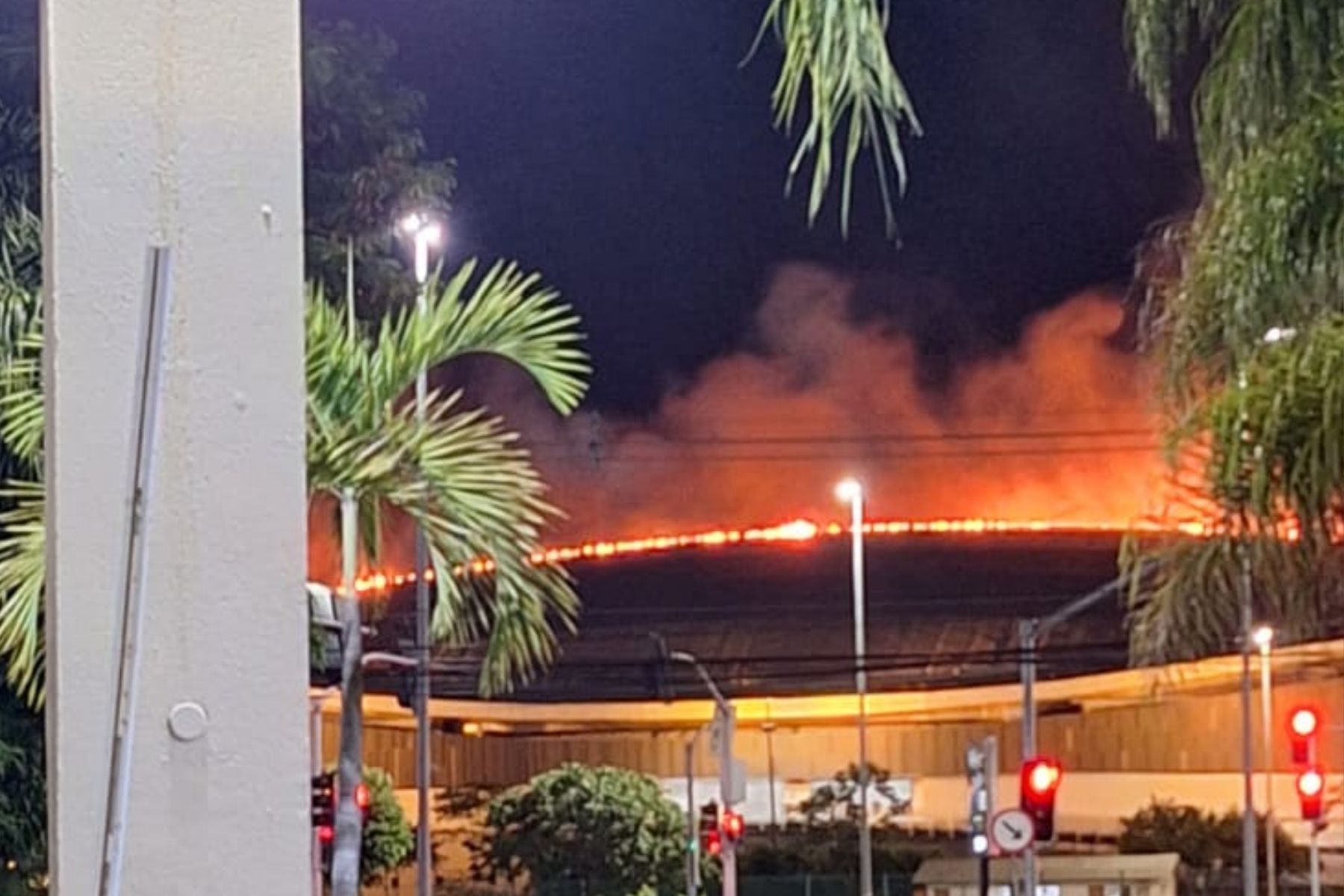 Incêndio mobiliza bombeiros no Velódromo do Parque Olímpico no RJ