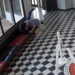 Vídeo: diretor salva escola de ataque ao imobilizar atirador nos EUA