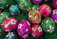 Caça aos ovos de Páscoa termina com três pessoas mortas, incluindo mãe e bebê