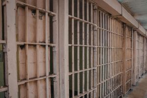 Homem é preso suspeito de estuprar a enteada, uma adolescente PcD, em Manaus