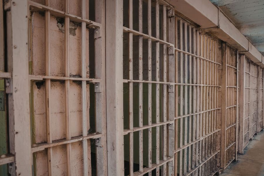 Homem é preso suspeito de estuprar a enteada, uma adolescente PcD, em Manaus