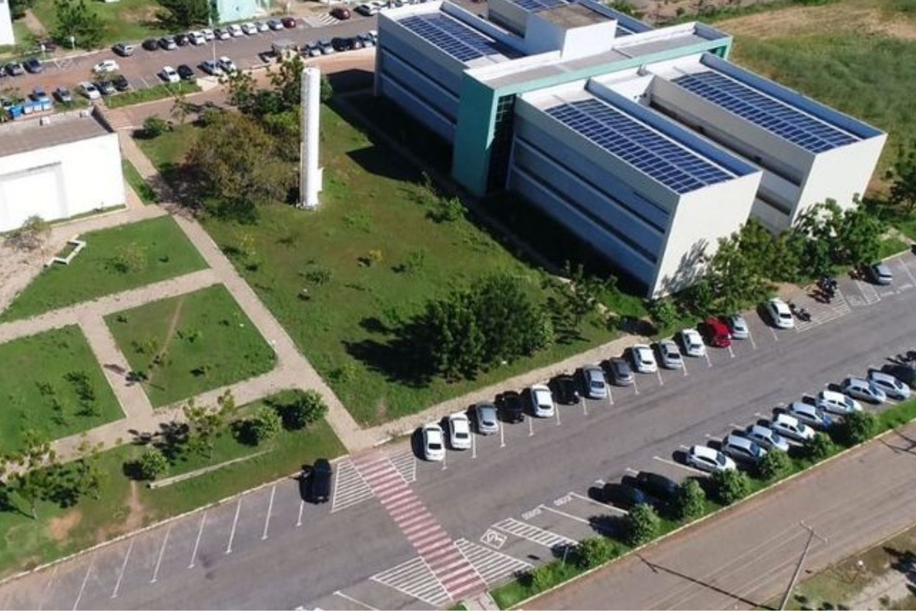 UFT publica edital com 79 vagas e salários de até R$ 5,2 mil