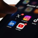 'Farmar aura', 'six seven' e mais: quais são e o que significam as gírias da nova geração