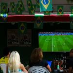 Bares de BH projetam alta de até 30% na Copa, enquanto varejo liga alerta