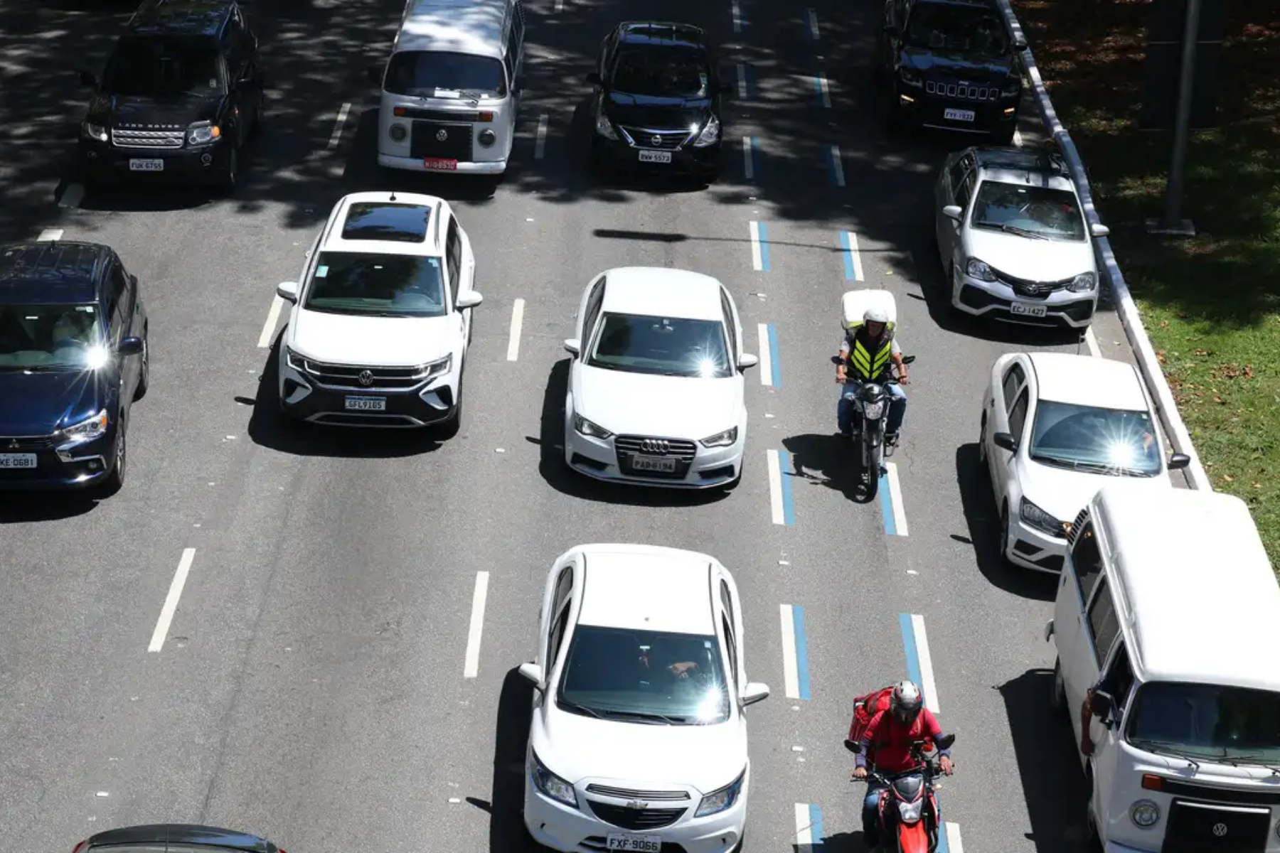 Motociclistas e entregadores de BH aprovam faixas exclusivas na Via Expressa