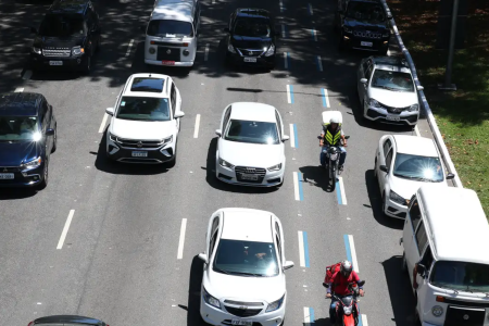Faixa azul exclusiva para motos em SP