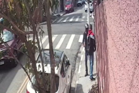 Suspeito se passava por entregador de aplicativo