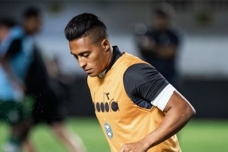 Sebastian Gómez retorna de suspensão no Coritiba