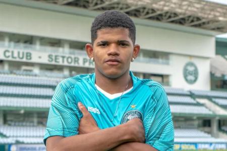 Whalacy quando atuava pela base do Coritiba