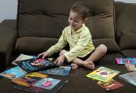 Dia do Livro: Heitor, de apenas 4 anos, quebra recorde em biblioteca de EMEI em BH