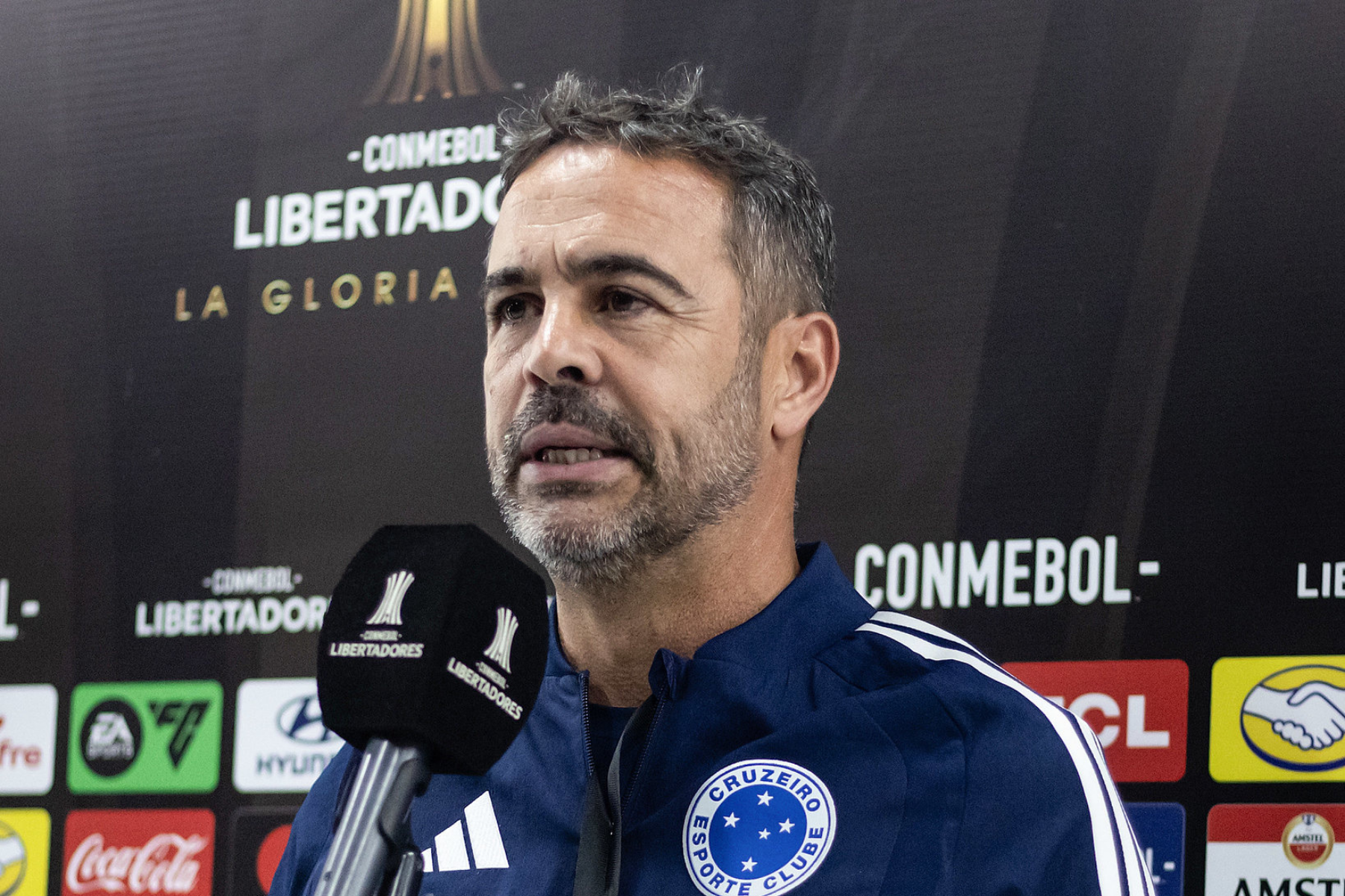 Cruzeiro: Artur Jorge reage à vitória e explica mudanças na estreia da Libertadores