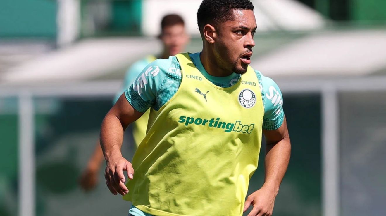 Jogador importante treina sem limitações e deve voltar ao Palmeiras