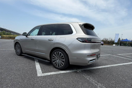 M9 aposta na elegância e usa a nova arquitetura de 800V • Divulgação