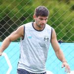 Grêmio tem novo desfalque na zaga e deve ir com 3ª opção contra o Cruzeiro