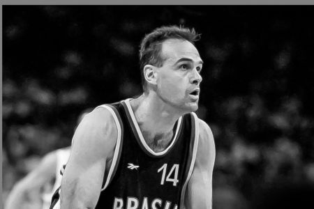 Publicação do Athletico-PR para lamentar a morte de Oscar Schmidt