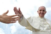 Bastidores de Francisco: carisma, silêncio e o peso de ter sido o primeiro papa latino