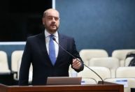 Governo interino do RJ trava repasse milionário aprovado no fim da gestão Castro