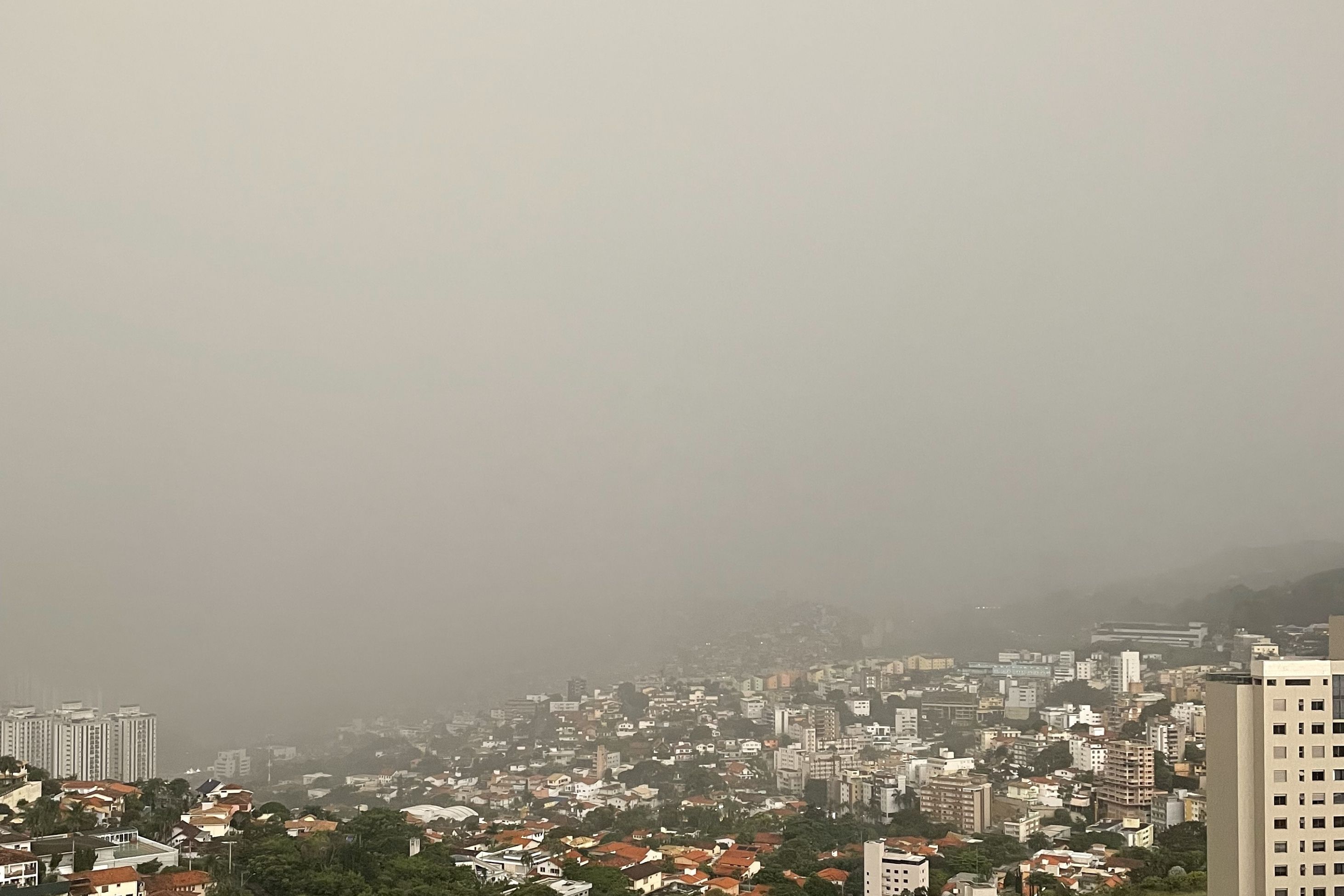 Redução do calor prevalece: veja previsão do tempo para MG neste domingo (23)