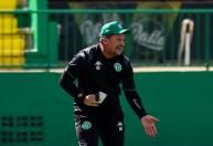 Chapecoense demite treinador após derrota para o Cruzeiro
