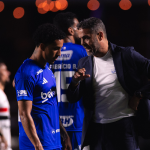 Artur Jorge reage à goleada sofrida pelo Cruzeiro e faz alerta sobre defesa