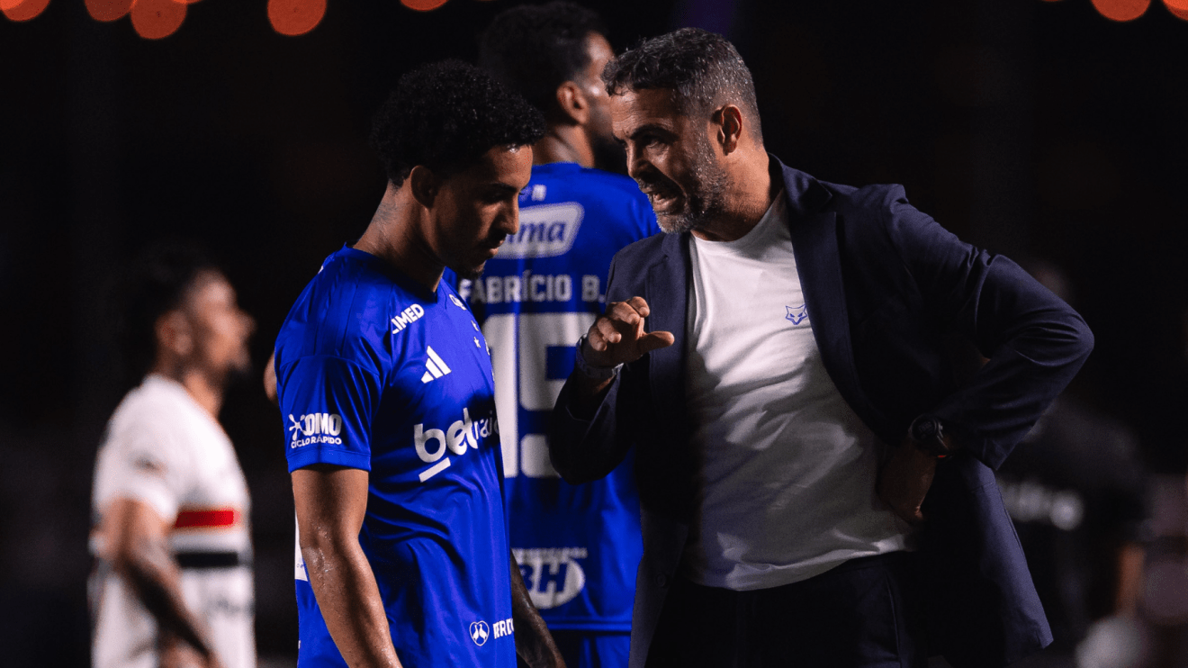 Artur Jorge reage à goleada sofrida pelo Cruzeiro e faz alerta sobre defesa