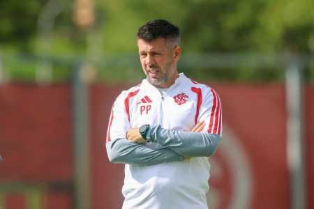Pezzolano em treino do Inter