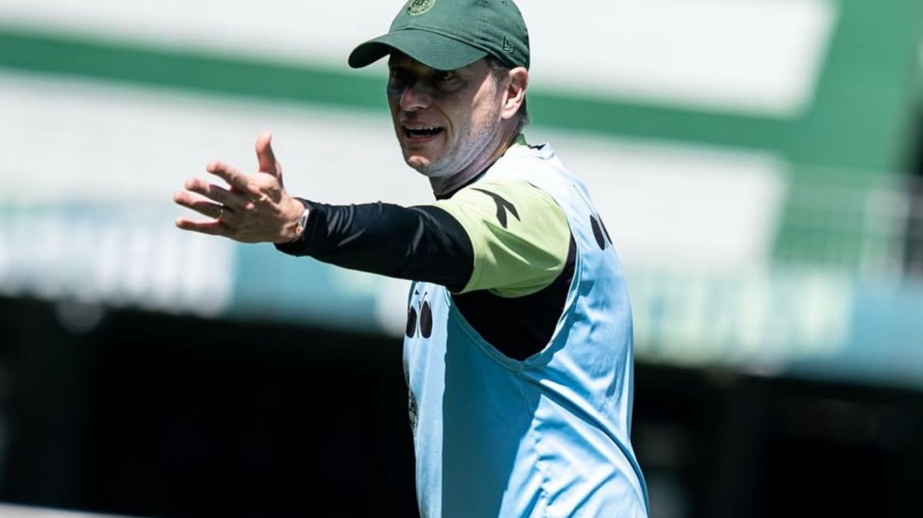 Seabra pode promover mudanças no Coritiba para encarar o Santos pela Copa do Brasil