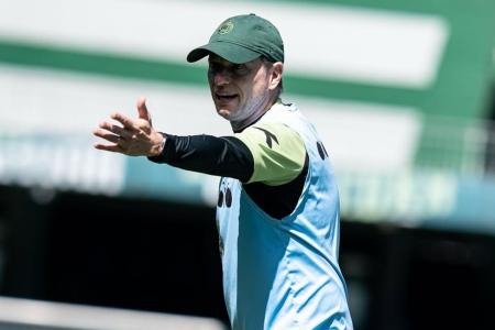 Fernando Seabra em treino do Coritiba