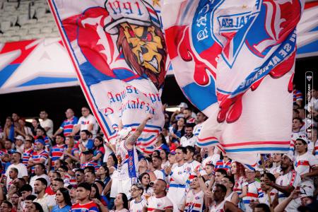 Torcida do Fortaleza na Arena Castelão