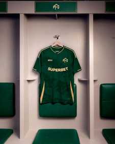 Primeira camisa reserva da história do Feira FC