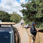 Batida entre carro e caminhão deixa um morto na BR-262, em Moema