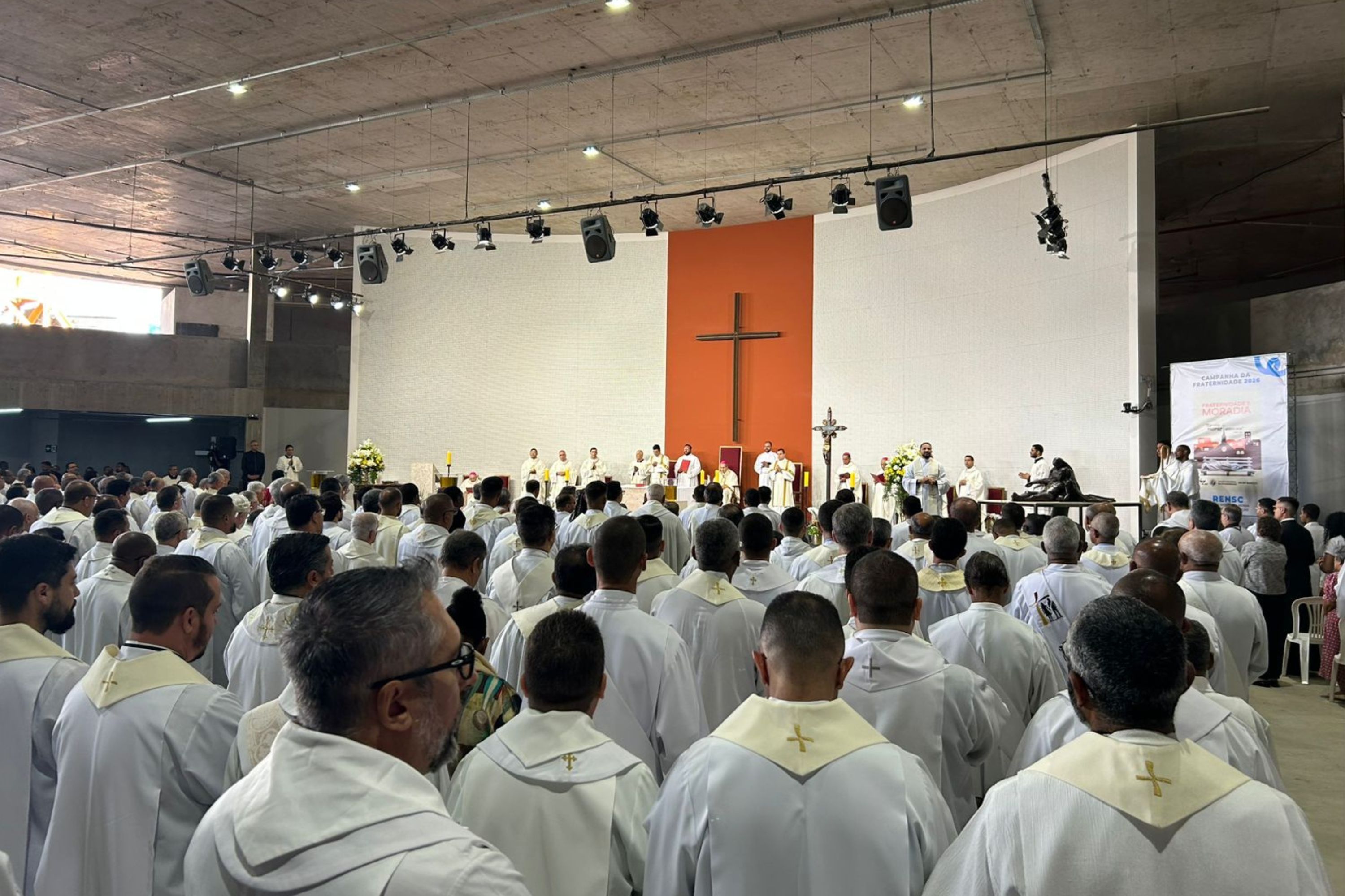 Missa da unidade reúne centenas de fieis na Catedral Cristo Rei em BH