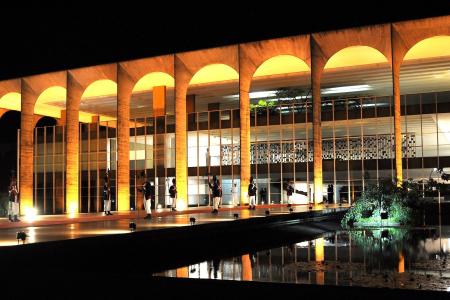 Tensão com os EUA expõe divergências sobre atuação do Itamaraty