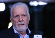 Após derrota histórica, Lula recebe líder do Governo no Palácio da Alvorada