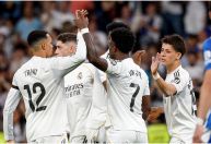 Vini Jr. marca, Real Madrid bate Alavés e segue 'caça ao líder' no Espanhol