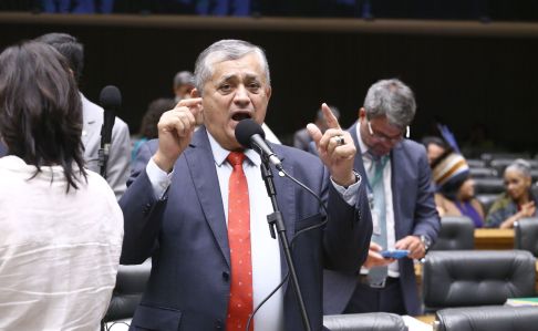 O ministro das Relações Institucionais, José Guimarães
