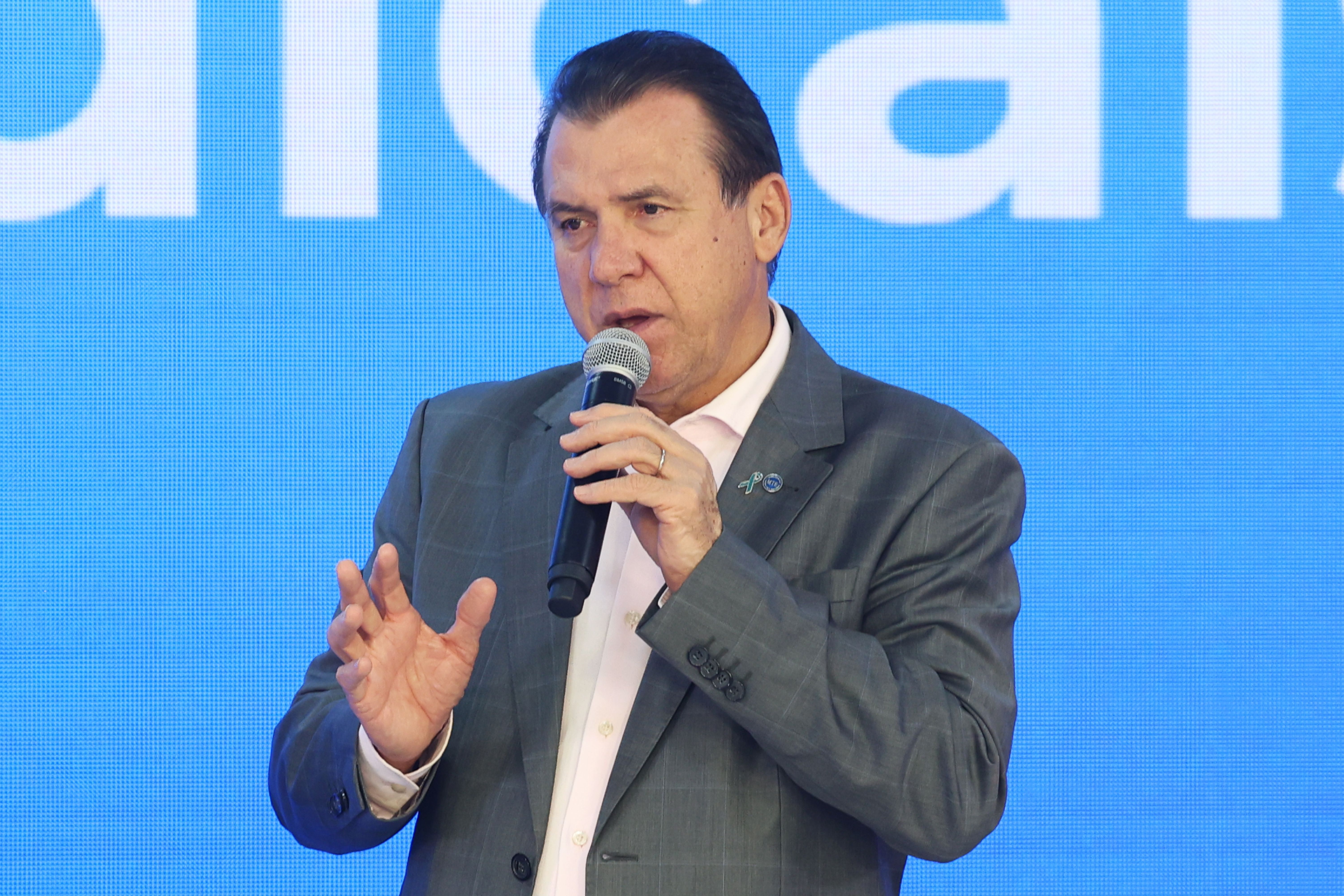 Ministro nega compensar empresas por fim da 6x1: ‘Chororô muito grande’
