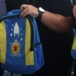 Compra de mochilas é criticada por vereadora em Nova Serrana: 'Péssima qualidade'