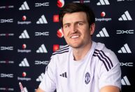 Manchester United anuncia a renovação de contrato do zagueiro Harry Maguire