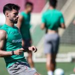 Titular do Fluminense sente lesão na coxa no início de jogo da Copa do Brasil e preocupa