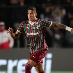 Zagueiro do Fluminense celebra estreia pelo clube após mais um de um mês