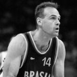 Vasco divulga nota lamentando a morte de Oscar Schmidt