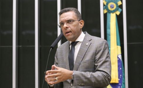 O deputado federal Otoni de Paula (PSD-RJ) na tribuna da Câmara dos Deputados