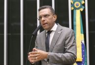 Deputado apresenta PL que pode garantir prisão domiciliar a Bolsonaro