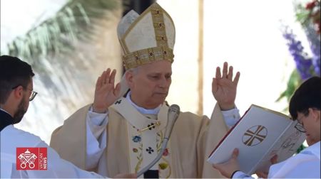 Papa Leão XIV durante sua primeira missa de Páscoa
