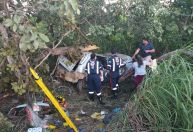 Saída de pista seguida de colisão mata motorista na BR-365, no Norte de Minas