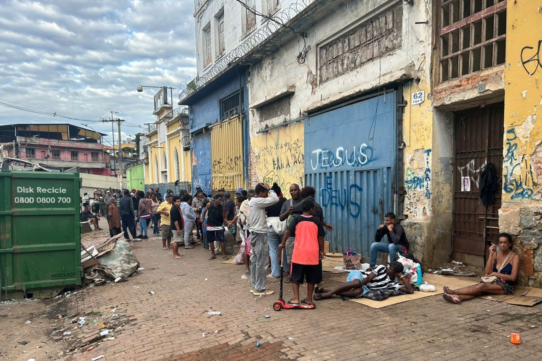 BH tem fila de madrugada na 33ª doação de peixes: 'Coração do tamanho de BH'